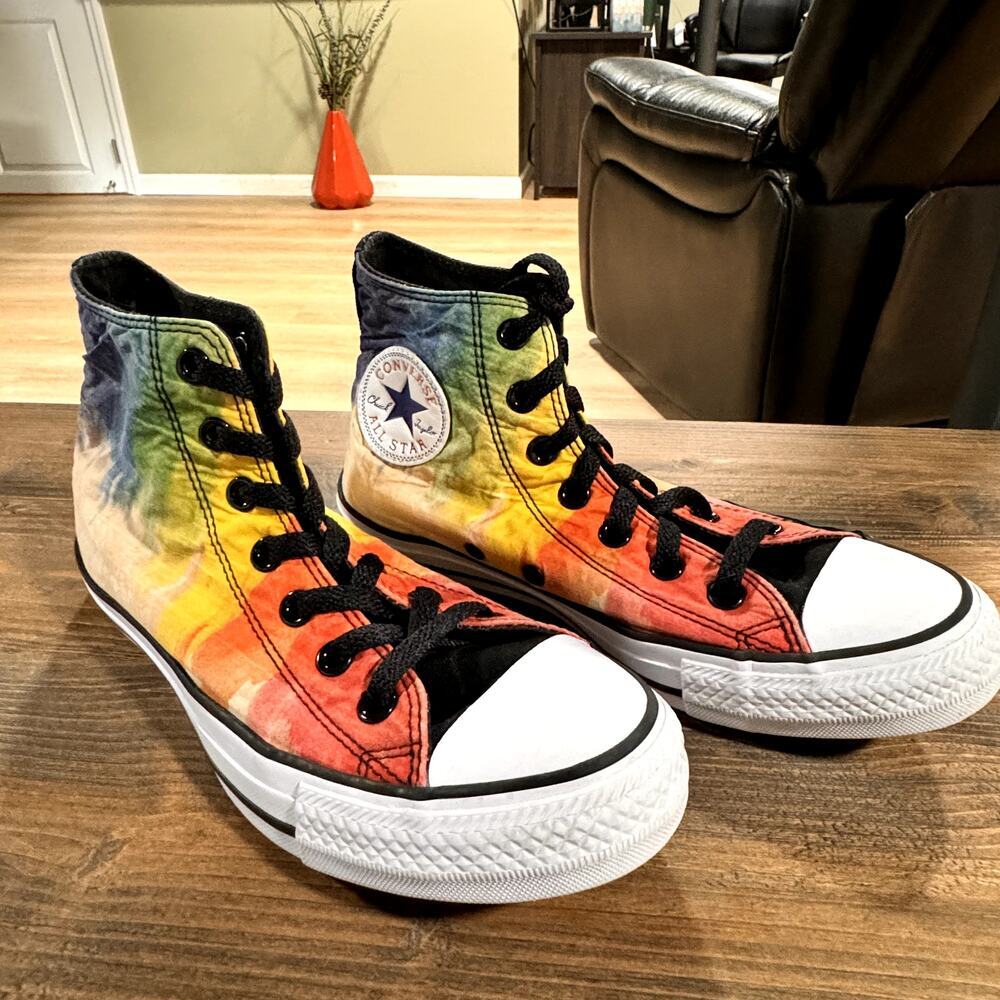CONVERSE Chuck Taylor All Star Mens 6 / Women's 8 HIgh Top multicolor sneakers